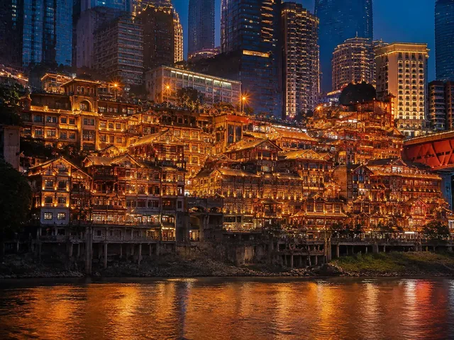 Chongqing travel scene - Hongya Cave and the Liziba monorail station